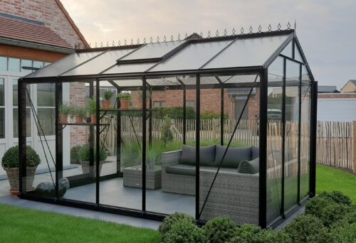 Szklarnia z prostymi ścianami - źródło: Szklarnie z Runowa